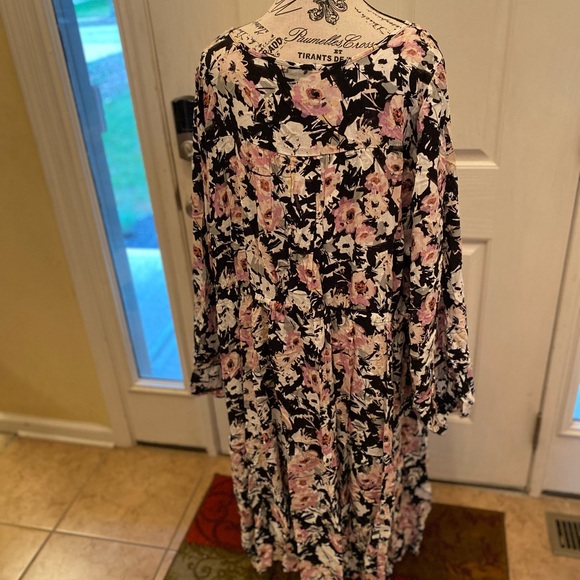 Torrid Floral Print Dress plus size - Picture 5 of 8